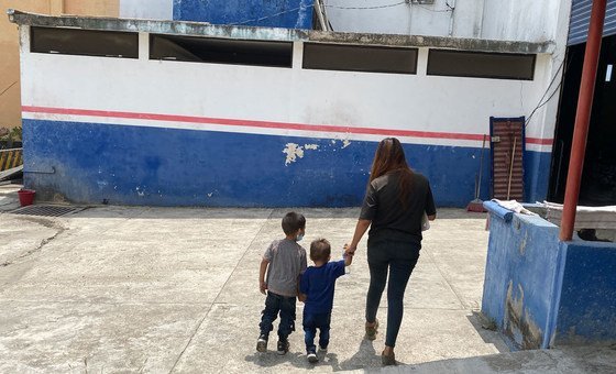 Violencia contra los niños, naufragios, Jerusalén Oriental, Corte Penal Internacional… Las noticias del lunes